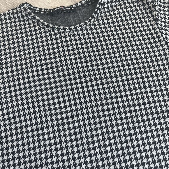 Brandy Melville Houndstooth Black and White Check Short Sleeve Shirt Small - Picture 2 of 4